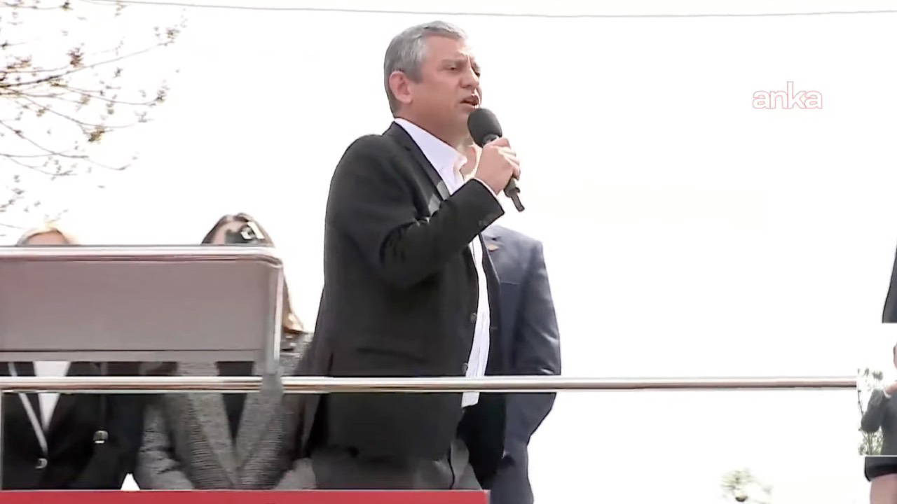 Uşak'ta 'Millet İradesine Sahip Çıkıyor' mitingi: Özgür Özel konuşuyor