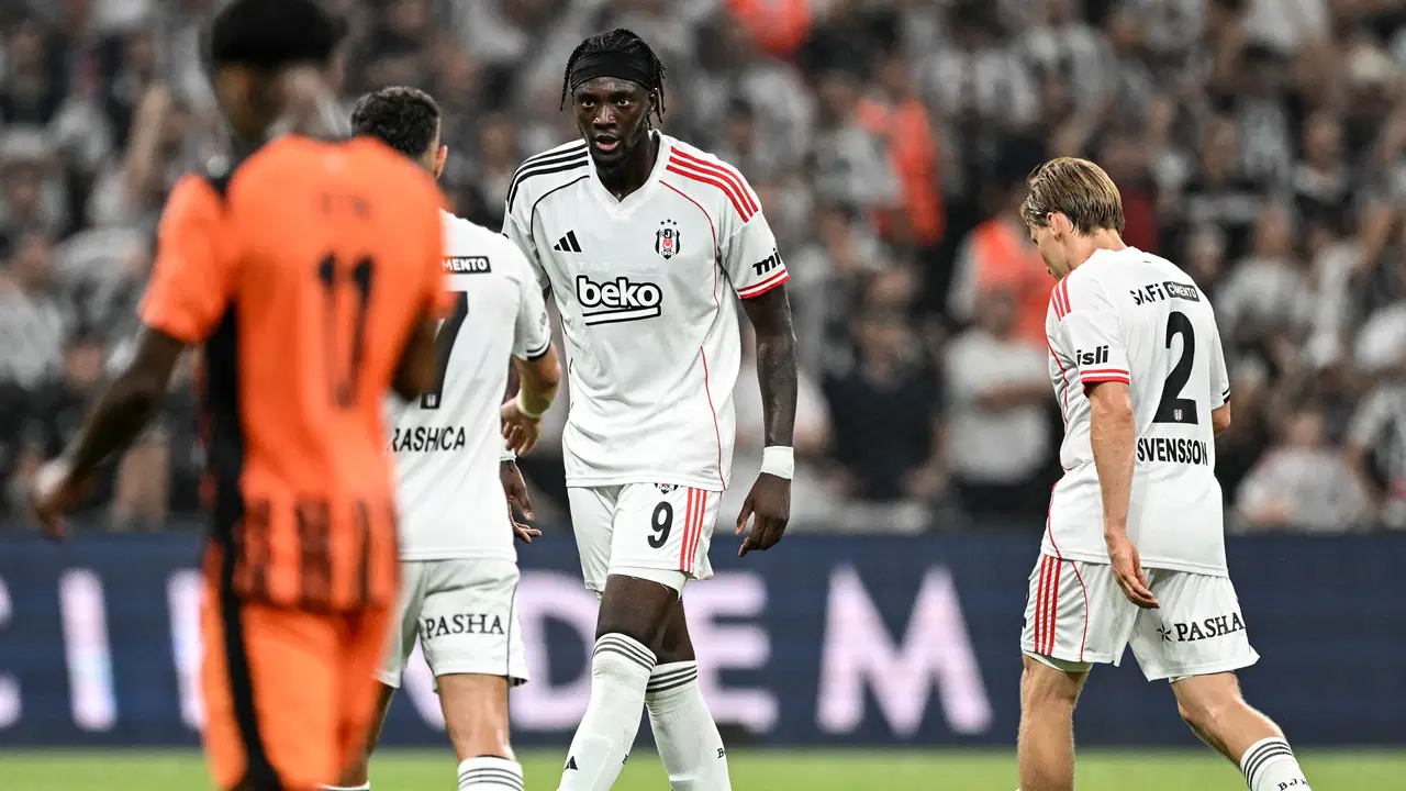 Beşiktaş'ta flaş sakatlık: Tammy Abraham karşılaşmaya devam edemedi!