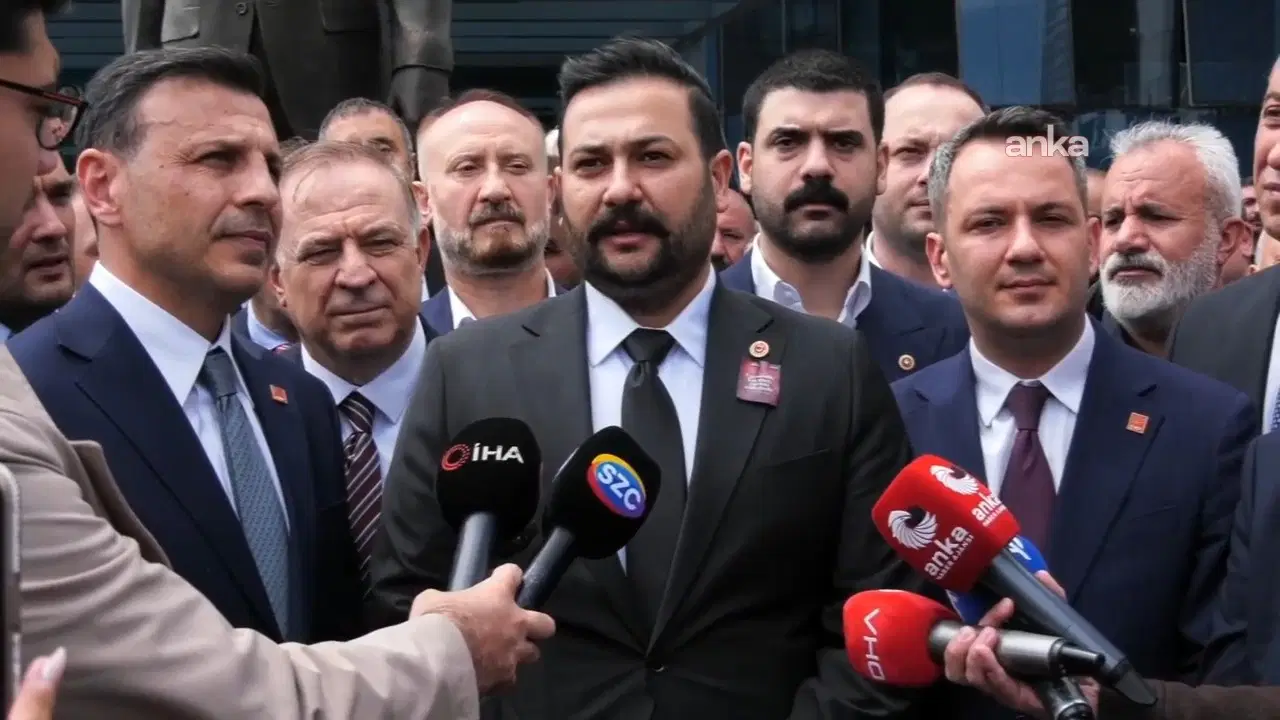 Ataşehir Belediyesi'ne operasyon: Başkan vekili Güneş dahil 5 kişi tutuklandı