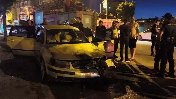 Yer: Iğdır... Park halindeki otomobilin aküsü patladı: Yangın büyümeden söndürüldü