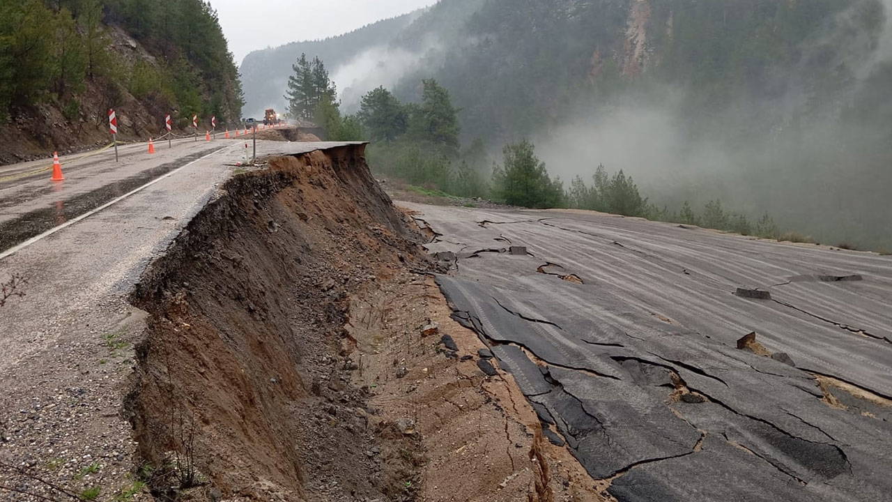 Yer Adana... Helikopter pisti olarak kullanılıyordu: Heyelanda çöktü
