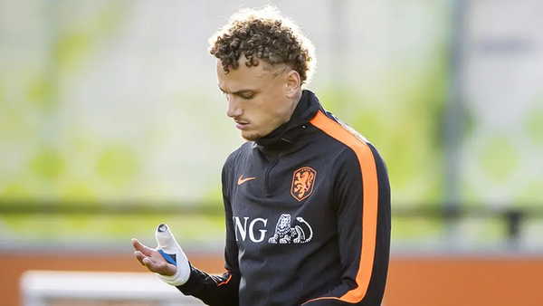 Noa Lang'ın Sakatlığı Üzerine Hollanda Kamplarında Son Gelişmeler