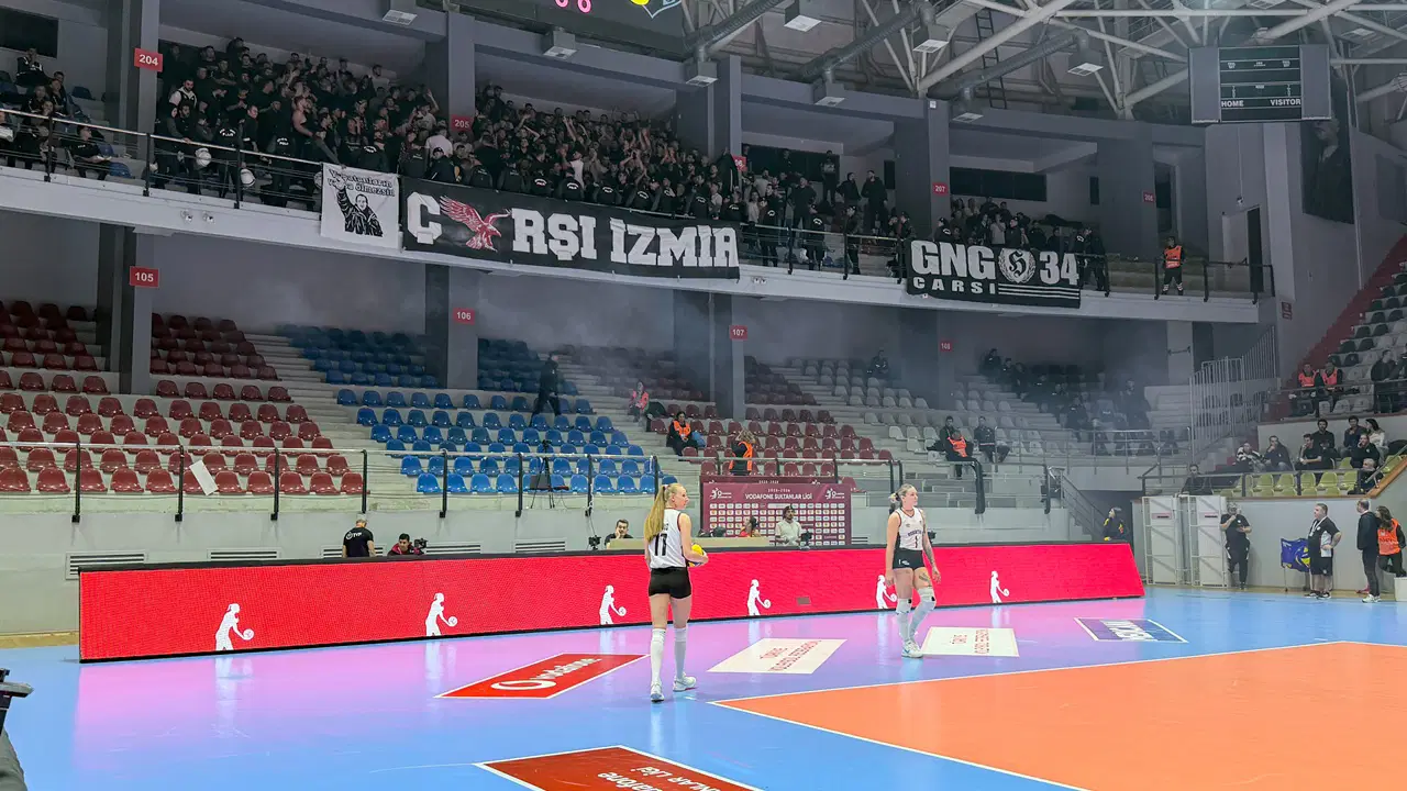 Göztepe–Beşiktaş voleybol maçında tribünler boşaltıldı