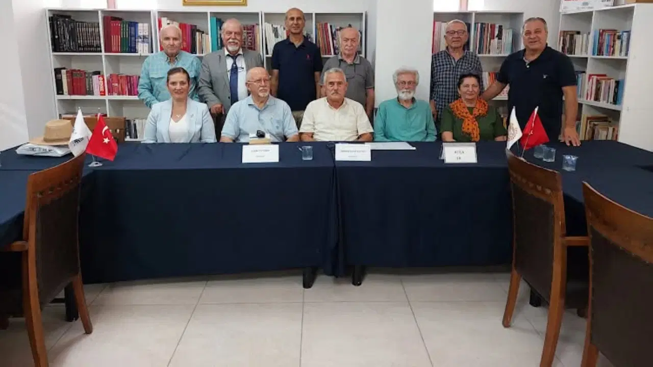 Usta Şair Nahit Ulvi Akgün İzmir’de anıldı