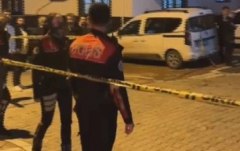 İstanbul'da sokak ortasında kanlı saldırı: Ölü ve yaralılar var