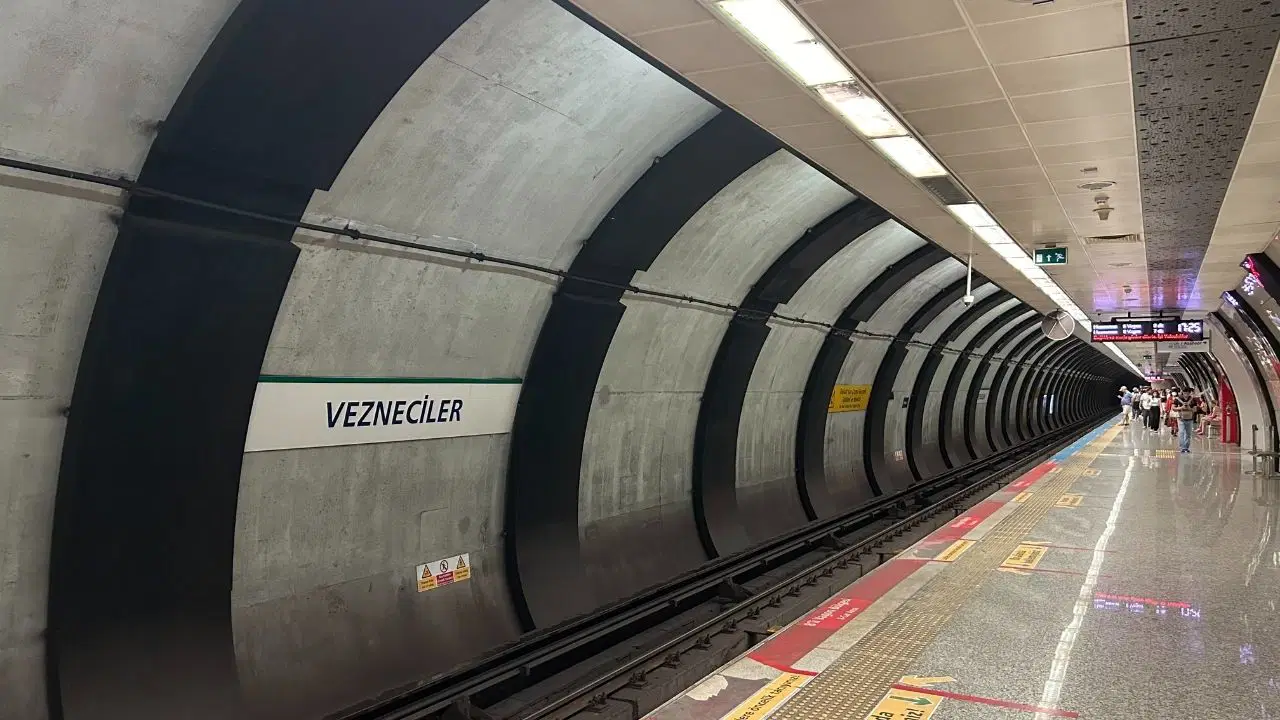 Vezneciler metro istasyonunda intihar girişimi! Durak geçici olarak kapatıldı... 