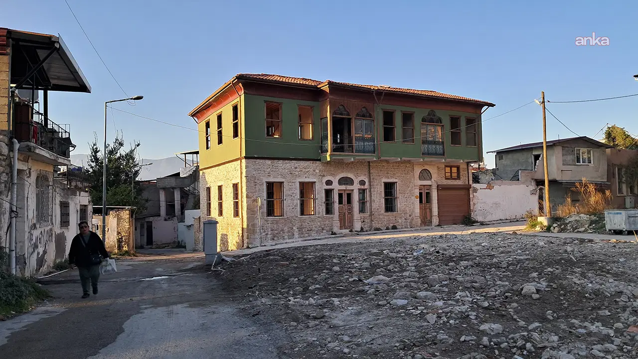 Hatay'ın 'riskli alan' ilan edilen Affan Mahallesi sakinleri TOKİ konutlarına gitmek istemiyor: 'Kültürümüzü bırakmak istemiyoruz'