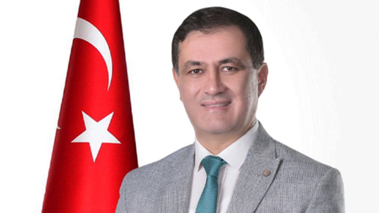 Antalya Elmalı Belediye Başkanı Halil Öztürk kimdir? Halil Öztürk kaç yaşında, nereli?