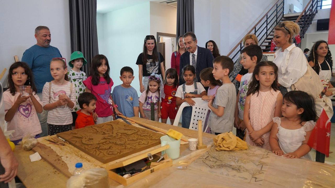 Çocuklar Tepebaşı'nda Yazılıkaya’nın yapılışına şahitlik etti