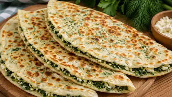 Mis gibi kokusu mutfağı saracak: Pratik otlu gözleme tarifi