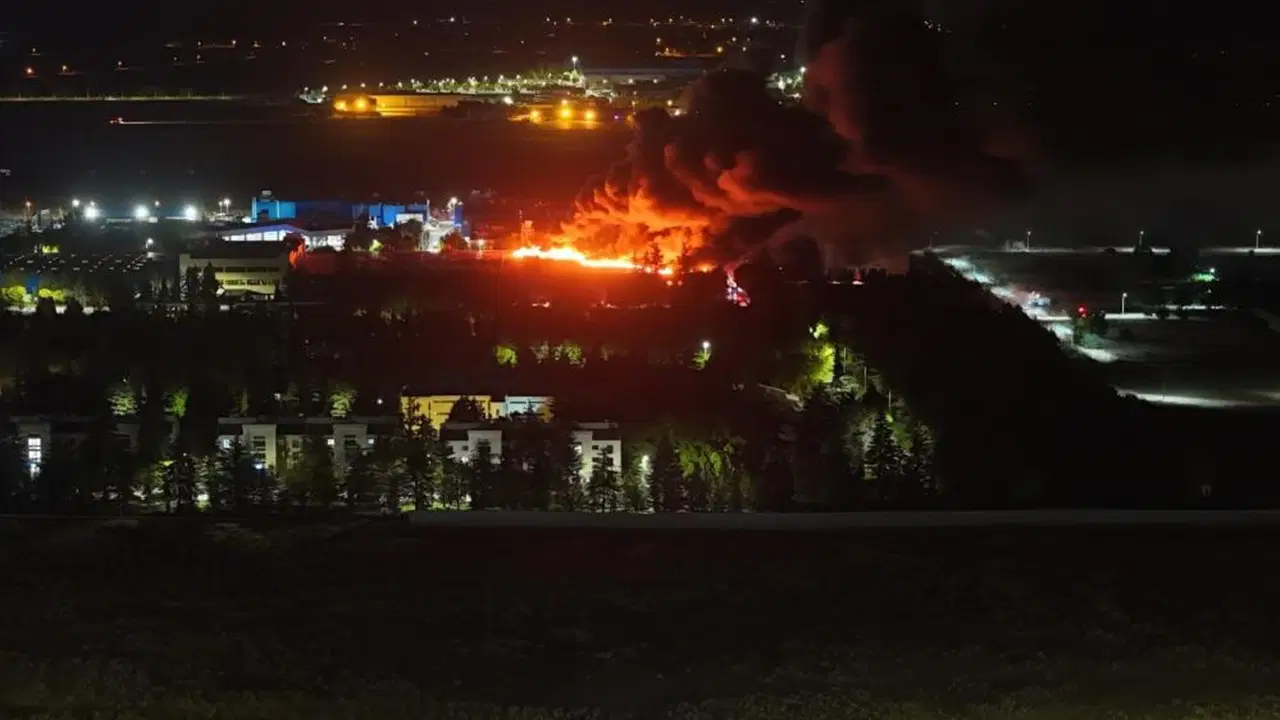 Eskişehir TEI’deki yangını söndürme çalışmaları sürüyor: Çalışanlar tahliye edildi