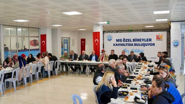 Ortahisar Belediyesi DMD ve MS hastalarıyla kermes ve kahvaltı etkinliği düzenledi