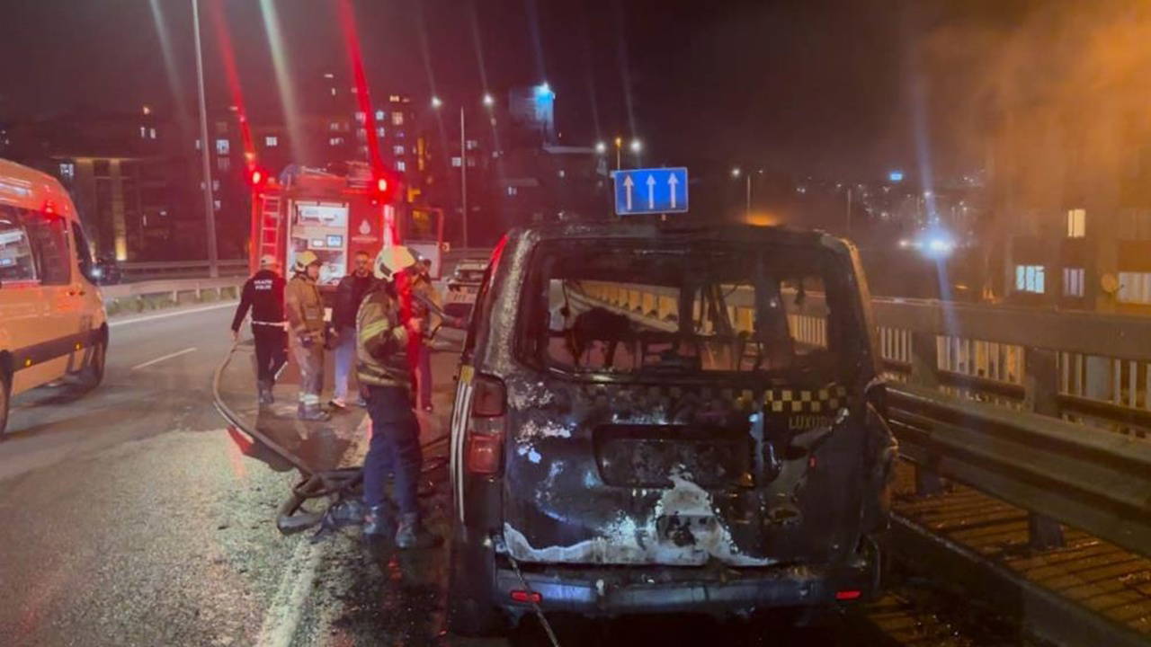 Takside yangın çıktı: Yolcular son anda tahliye edildi