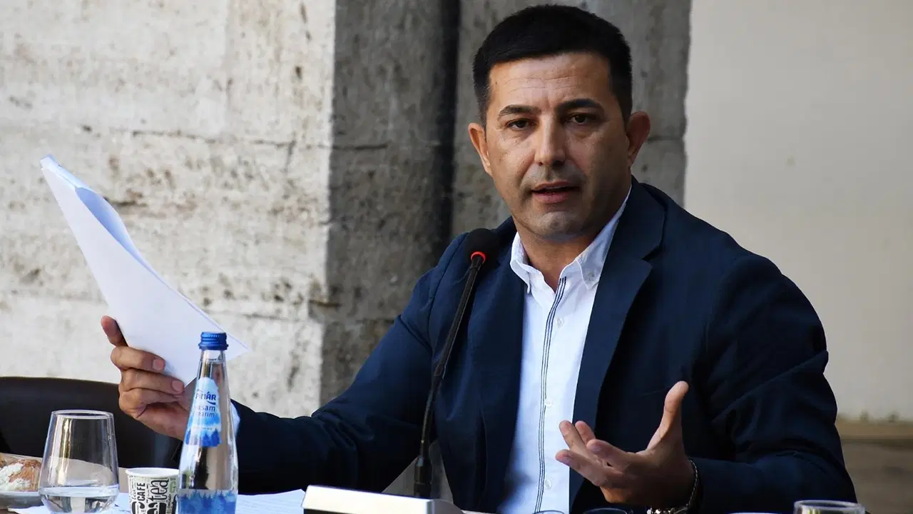 Kuşadası Belediye Başkanı Ömer Günel'den, iş insanı Ferdi Zenginoğlu hakkında suç duyurusu