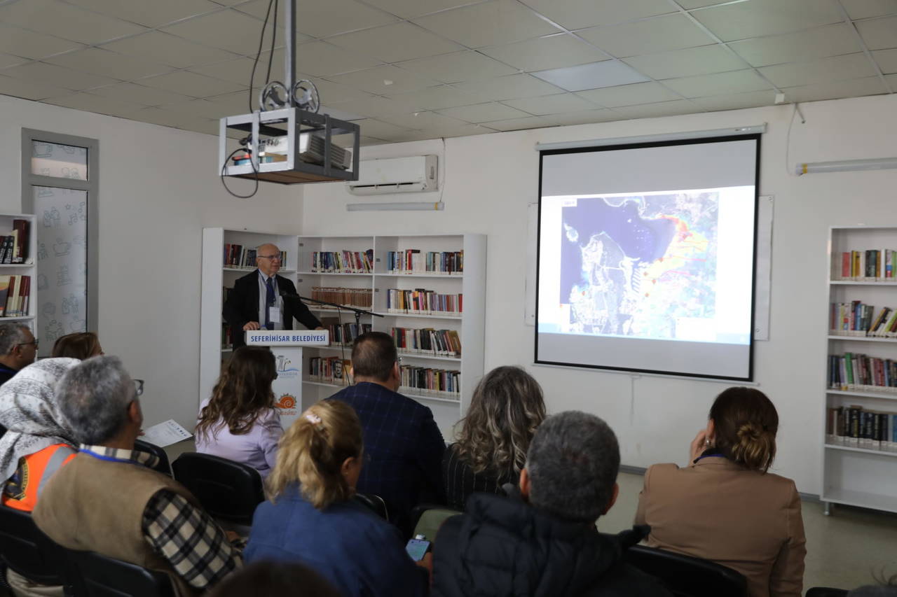 Seferihisar tsunamiye karşı toplandı