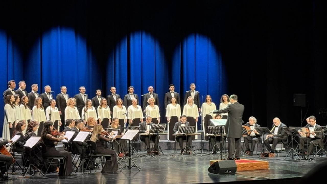 AKM'deki konserde İFO'ya, Korobeinikov ve Rodionov eşlik etti: Yeni yıl, ilk konser