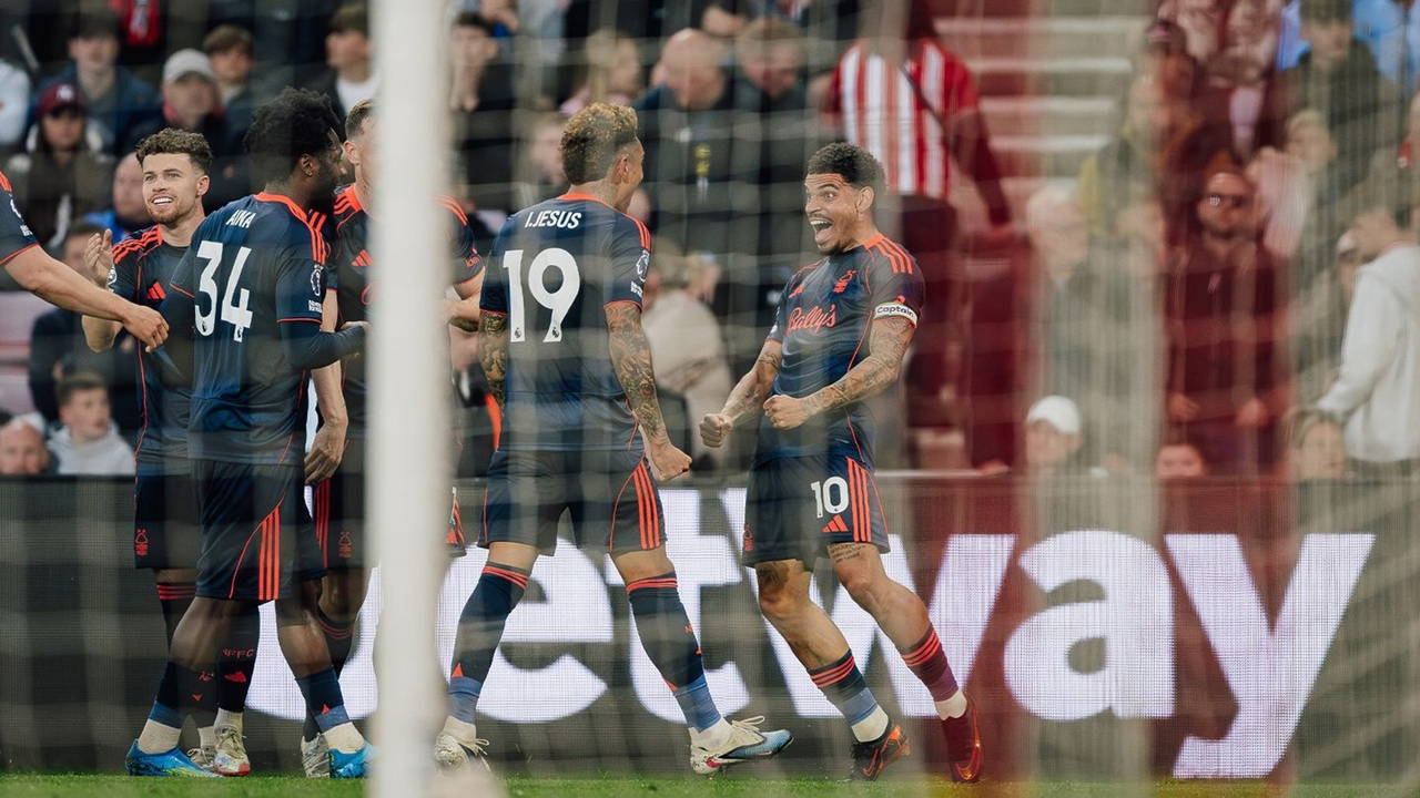 Nottingham Forest, Sunderland'e gol oldu yağdı