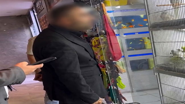 Kendini 'genel başkan' olarak tanıtıp AVM'de denetim yaptı
