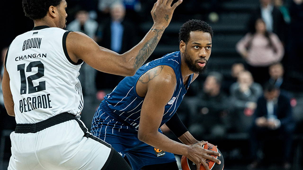 Anadolu Efes, Jordan Loyd ile nikah tazeledi!