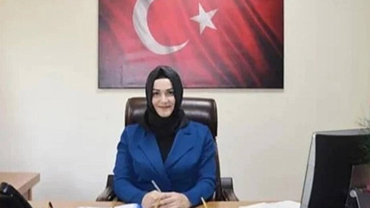 Başkanlığa geldi Atatürk portresini indirdi