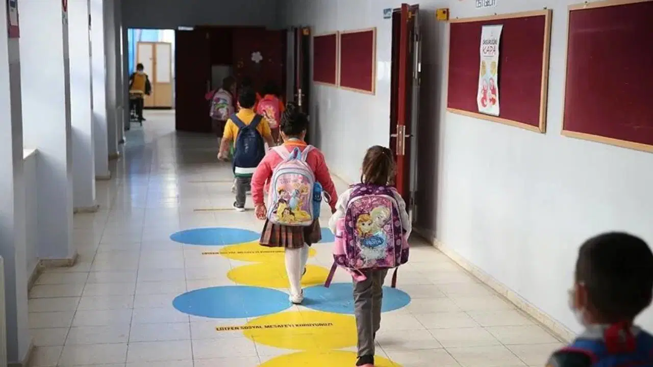 Milyonlarca öğrenci, öğretmen ve veliyi ilgilendiriyor: MEB'den yeni genelge, okullarda yeni dönem!