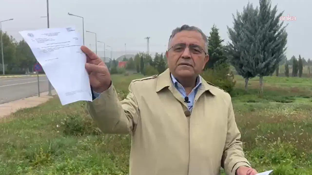 Diyarbakır Havalimanı'nda yaşanan uçuş gecikmelerine YENİ Parti'den tepki: 'ILS cihazı hâlâ kurulmuş değil'