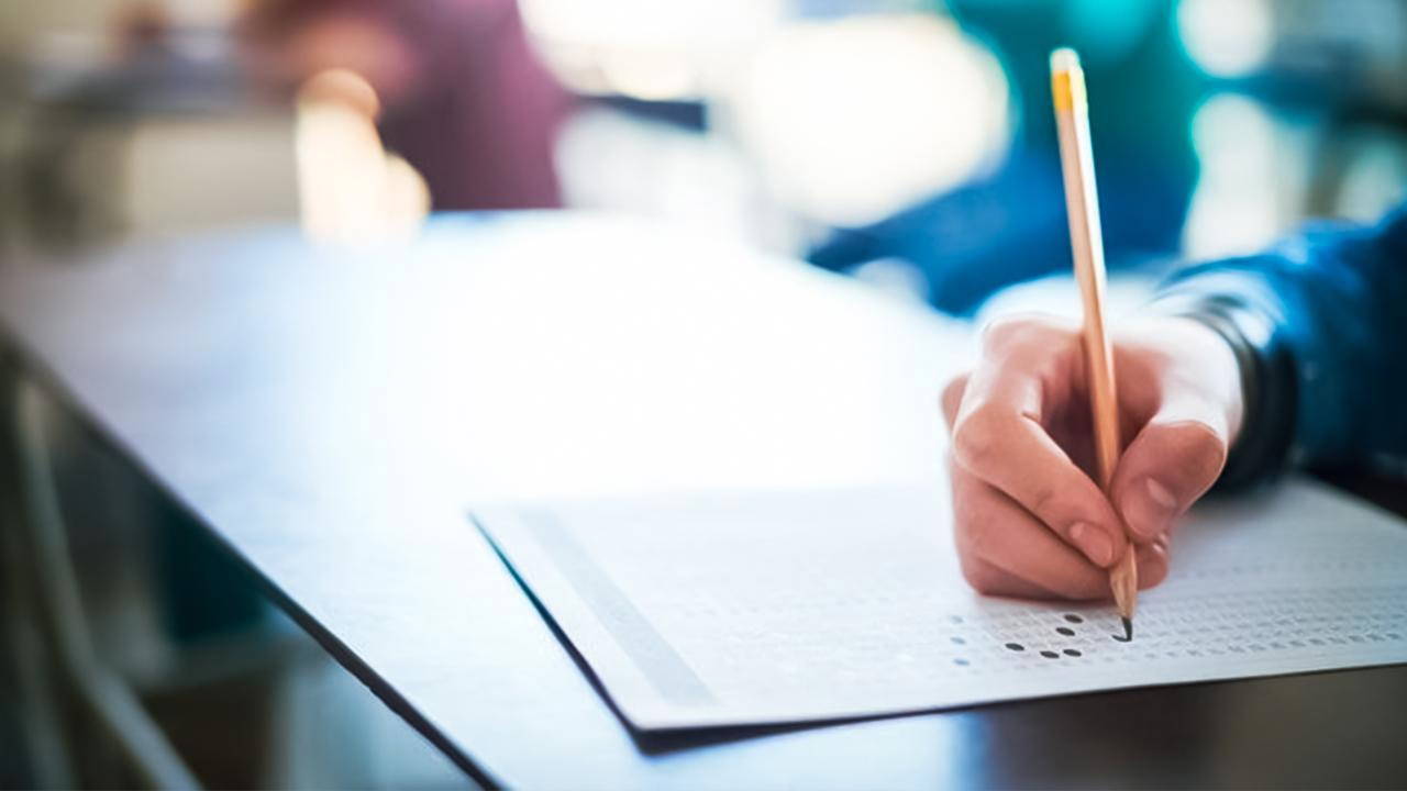 Yurt Dışından Öğrenci Kabul Sınavı pazar günü yapılacak