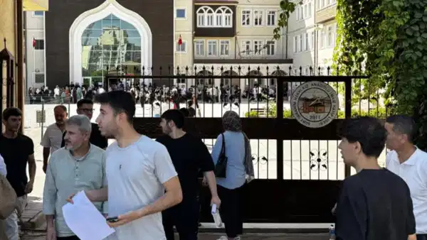 YKS maratonunda ikinci gün! AYT oturumu başladı