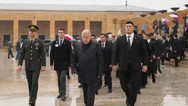 Ümit Özdağ ve Zafer Partisi Gençlik Kolları İl Başkanlarından Anıtkabir’e ziyaret