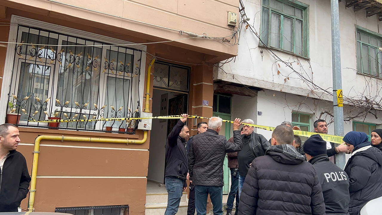 Evinde ölü bulundu: Cesette darp izleri tespit edildi
