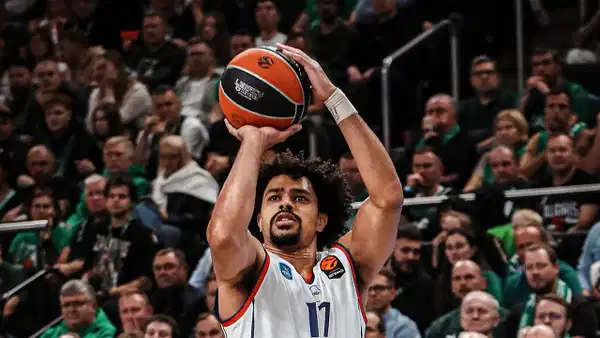Anadolu Efes, EuroLeague'de Zalgiris'i 85-70 mağlup etti