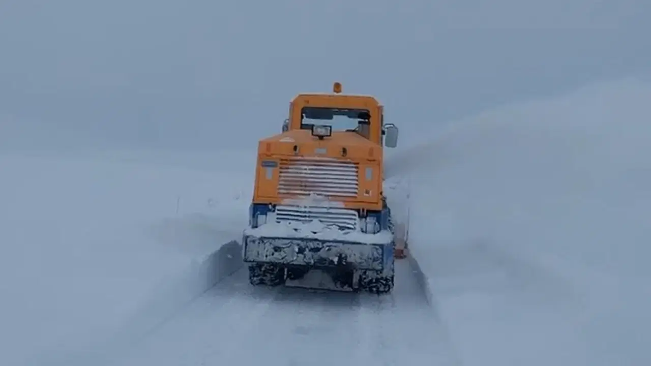 Doğu’da 2 bin 851 yerleşim biriminin yolu kapandı