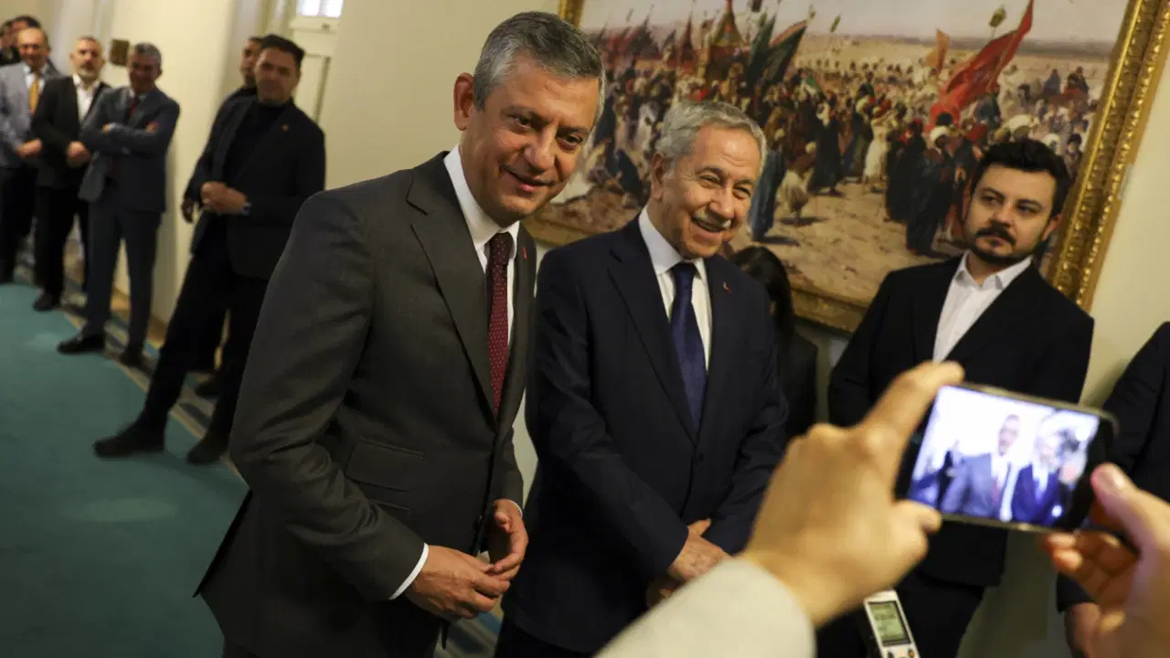 Özgür Özel'le görüşmüştü...