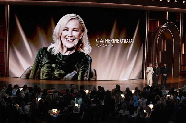 Emmy Ödülleri'ne rekorlar ve gaflar damga vurdu: İşte törenden öne çıkan anlar