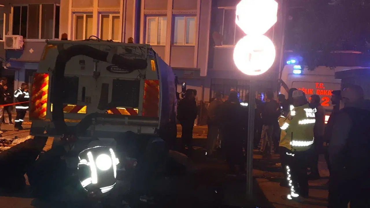 Bursa'da çöp kamyonu bir kişiyi ezdi