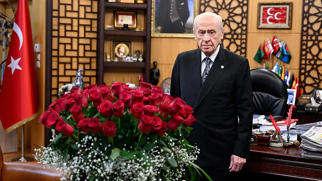 Erdoğan'dan, Bahçeli'ye doğum günü ve yeni yıl kutlaması: Kırmızı güller gönderdi
