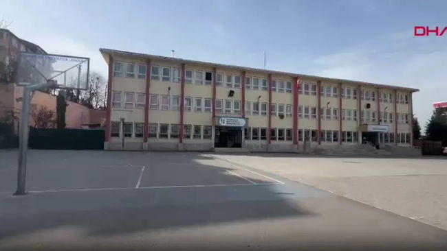 2 öğrenciyi taciz etti...