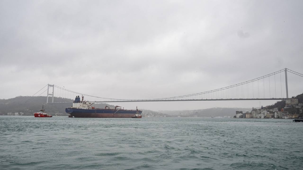 İstanbul Boğazı gemi geçişine kapatıldı