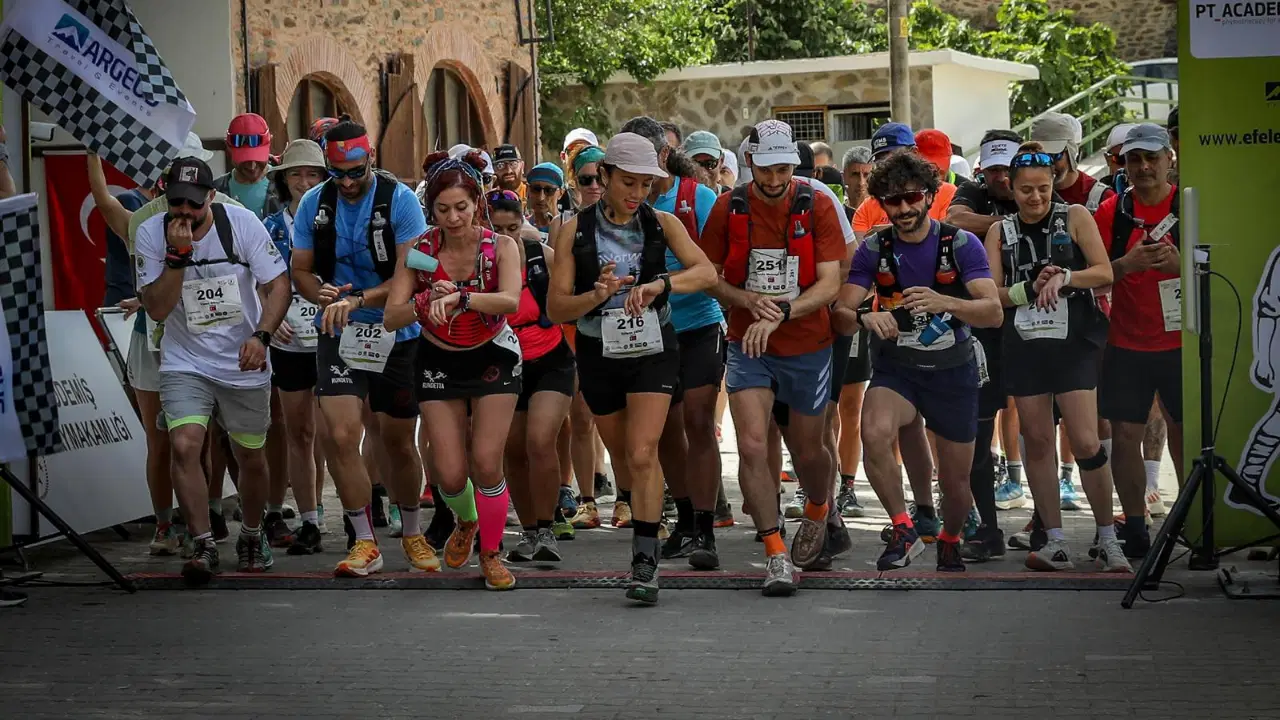 İzmir Valisi Elban: Efeler Yolu Ultra Trail, kadim tarihimiz ile doğa sporlarını bir araya getiriyor