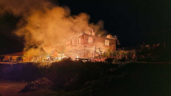 Manisa’da müstakil evde yangın: 1 kişi dumandan etkilendi