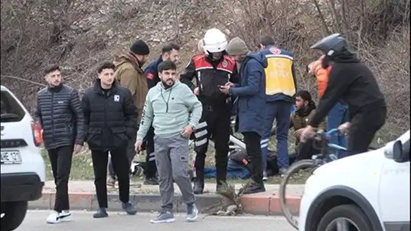 Kendisinden para isteyen dilenciyi bıçakladı!