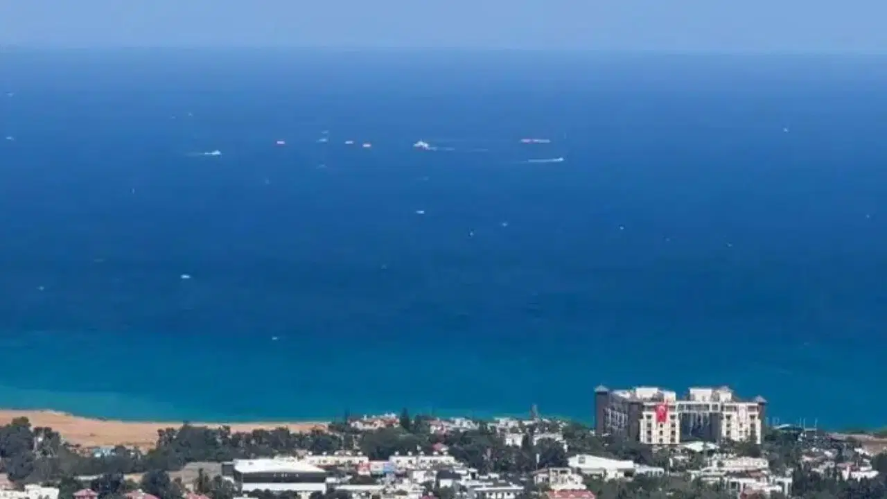 Girne'de yolcu gemisi neden battı? 270 kişilik gemide son durum ne, kaç kişi kurtarıldı?