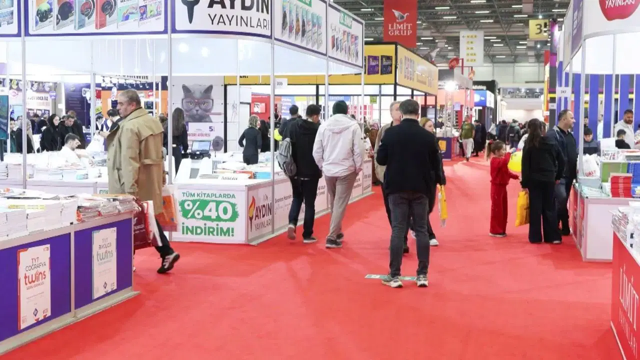 42'nci TÜYAP Kitap Fuarı'na yoğun ilgi