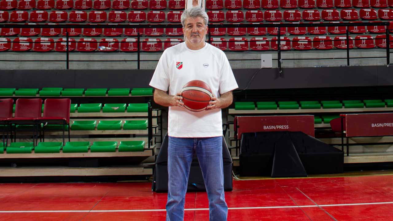 Karşıyaka'da Faruk Beşok dönemi!