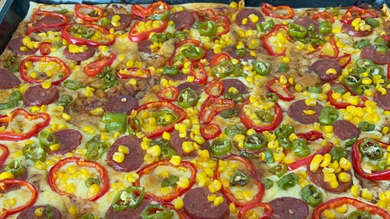 15 dakikada hazır: Yufkadan pratik pizza tarifi