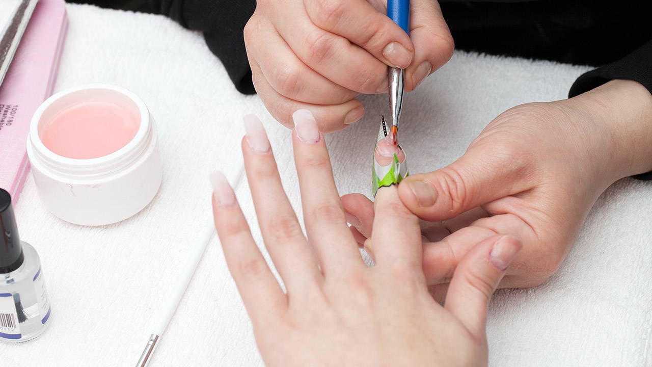 Avrupa Birliği'nden jel tırnak yasağı