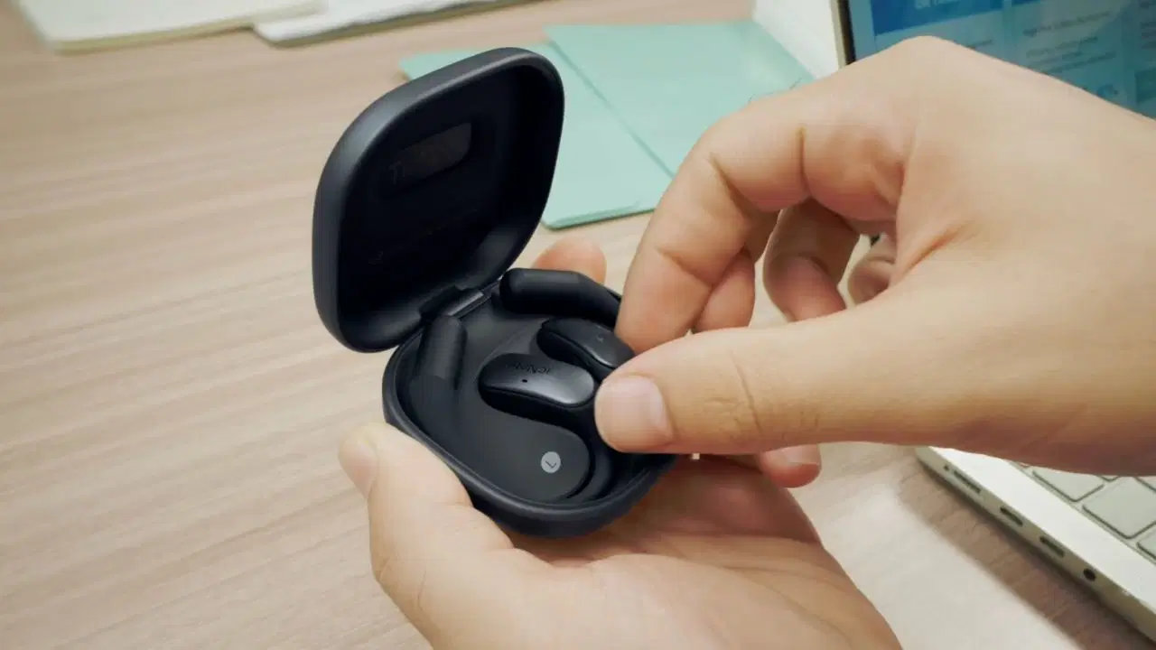 Konuşmaları kaydedip yazıya dökebilen yapay zeka özellikli kulaklık tanıtıldı