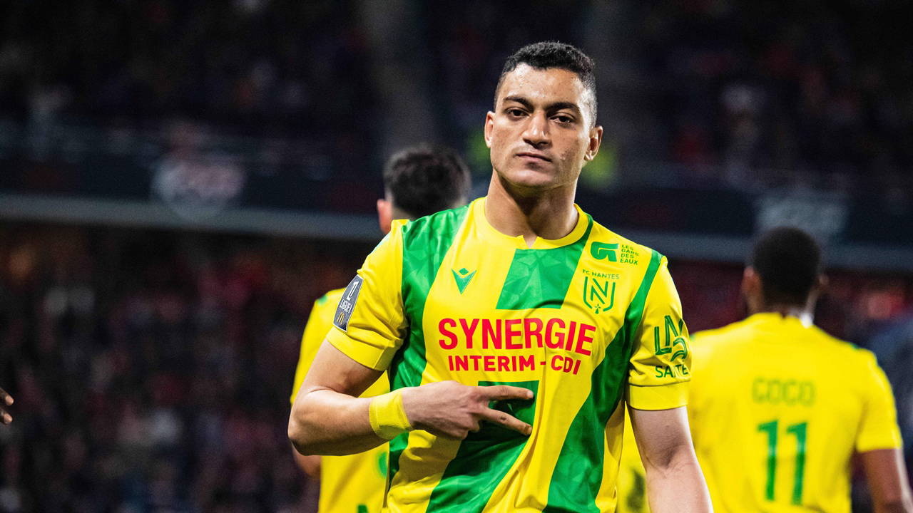 Mustafa Muhammed'e 'homofobi' cezası