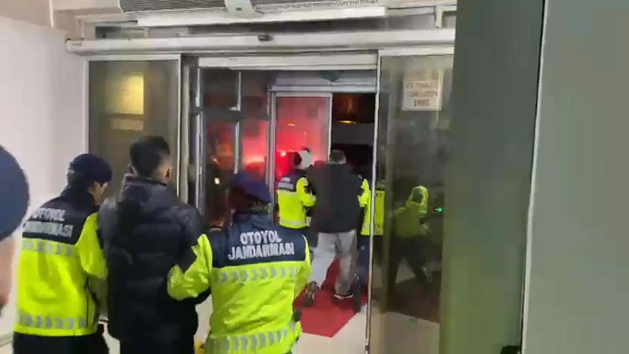 28 bin 504 adet sentetik hap... Otoyol gişelerinde durdurulan iki araçta yakalandı!