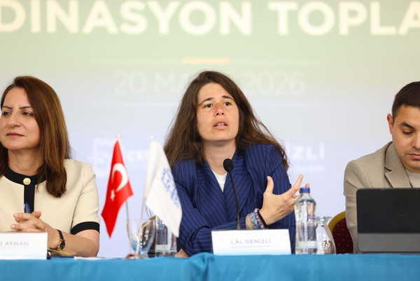 Çeşme Belediyesi 2026 yaz sezonu öncesi esnafla bir araya geldi